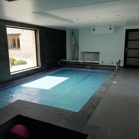 Etage A La Ferme Avec Piscine Interieure Privative, Selon Date Bassee Bagian luar foto