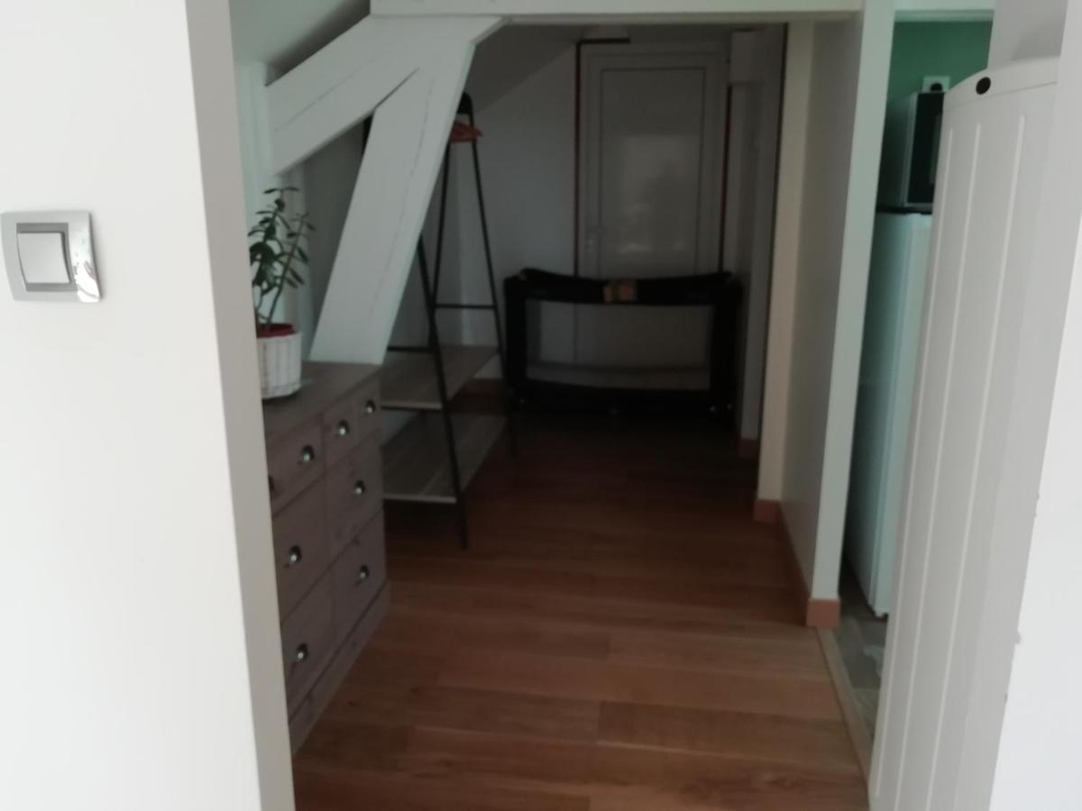 Etage A La Ferme Avec Piscine Interieure Privative, Selon Date Bassee Bagian luar foto