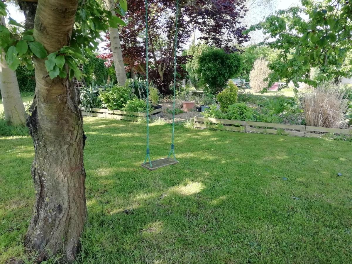 Etage A La Ferme Avec Piscine Interieure Privative, Selon Date Bassee Bagian luar foto