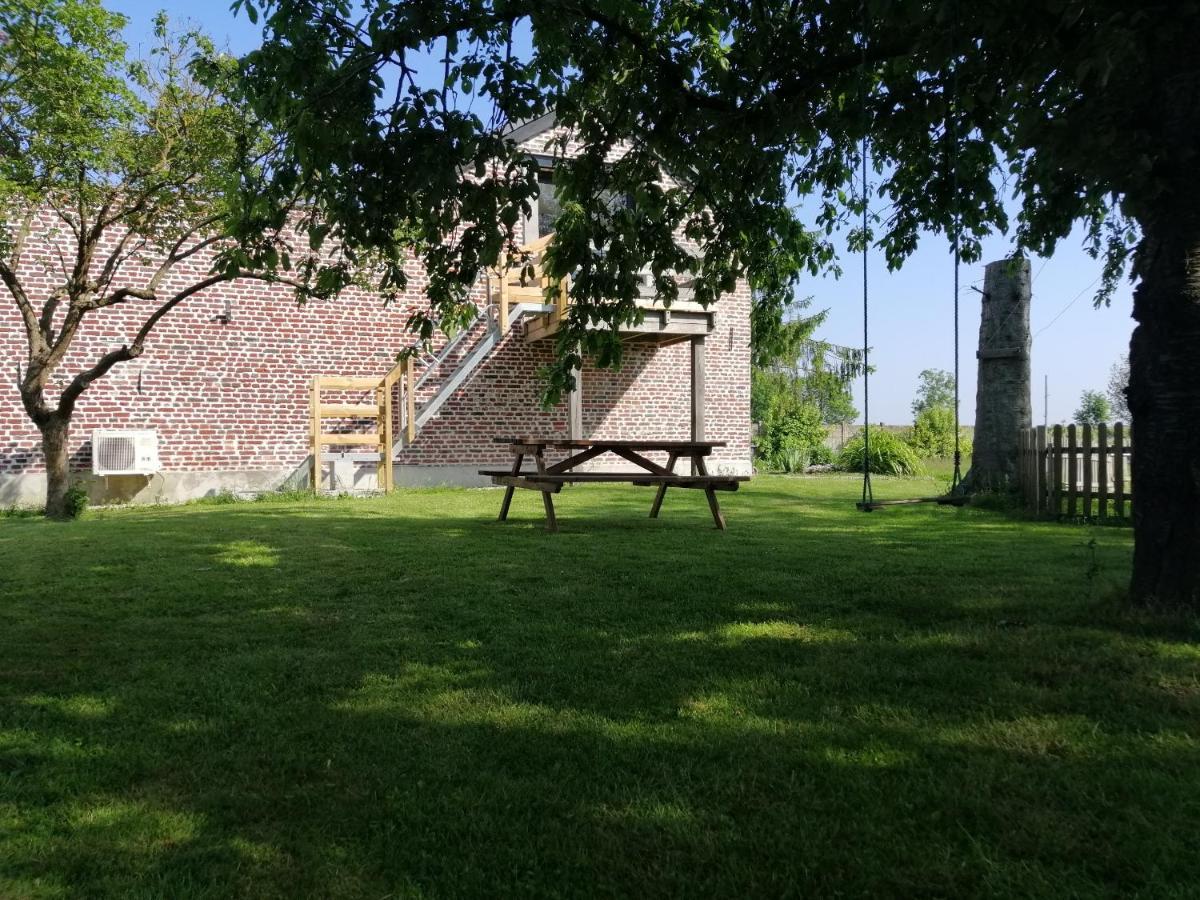 Etage A La Ferme Avec Piscine Interieure Privative, Selon Date Bassee Bagian luar foto